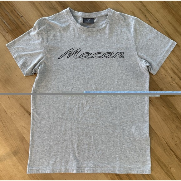 Porsche Macan Unisex T-Shirt Grey Size EU Medium , U.S. Small , Pre Owned